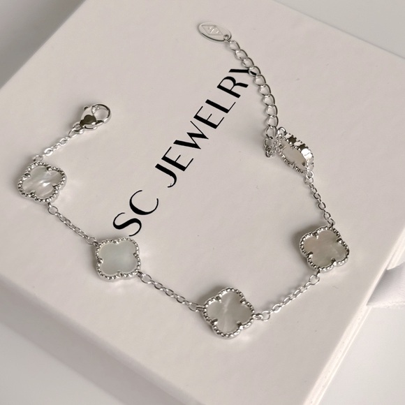 Petite Clover Bracelet Mother of Pearl & Real Zircon Double Sided - Picture 2 of 10